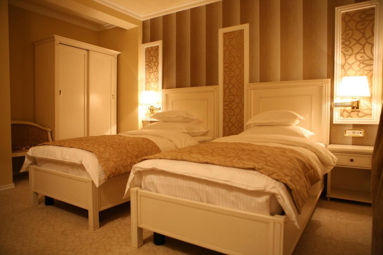 Hotel Villa Viktorija Banja Luka Buitenkant foto