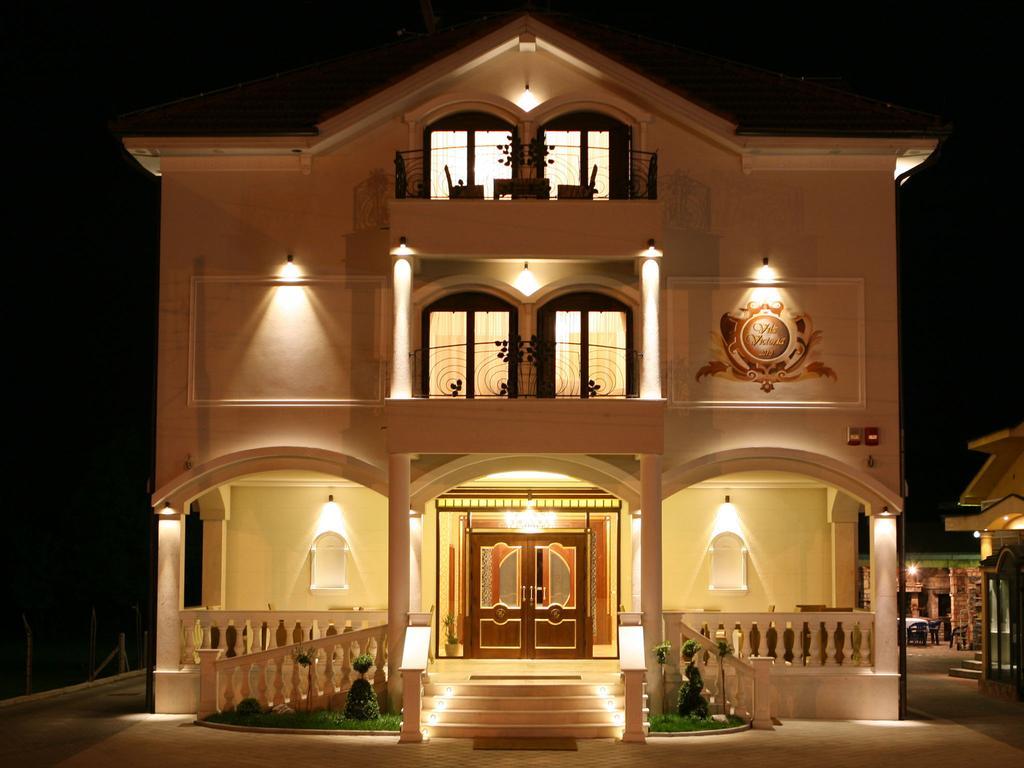 Hotel Villa Viktorija Banja Luka Buitenkant foto