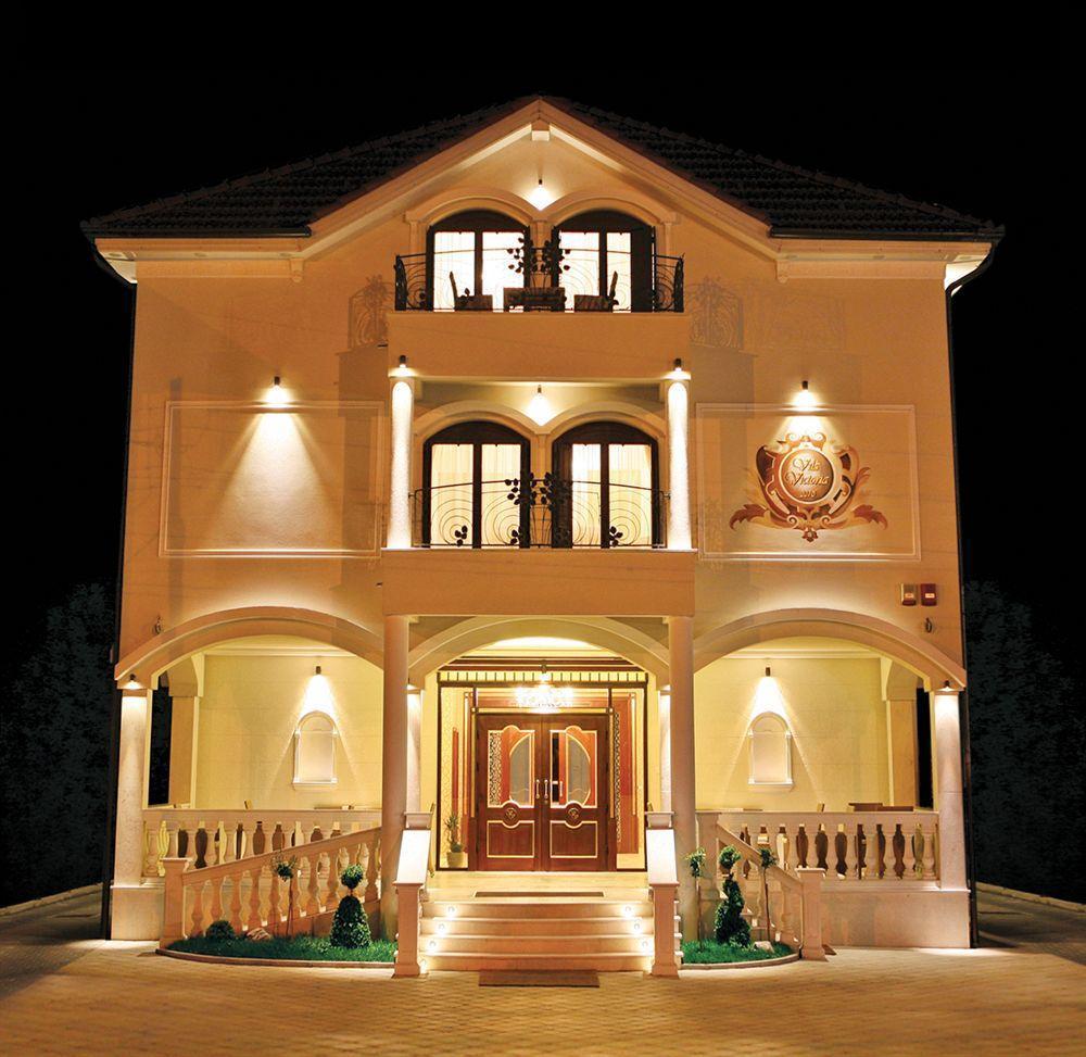 Hotel Villa Viktorija Banja Luka Buitenkant foto